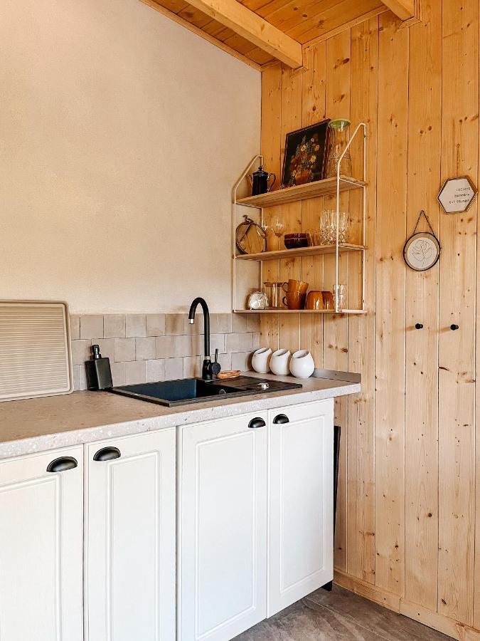 Elysian Fields - The Island Tiny House Bed and Breakfast Sadu Exteriör bild