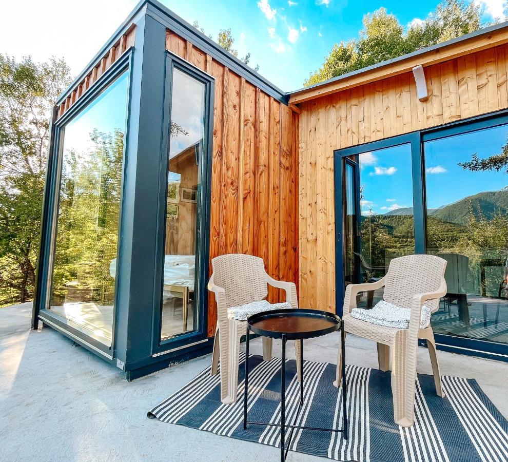 Elysian Fields - The Island Tiny House Bed and Breakfast Sadu Exteriör bild