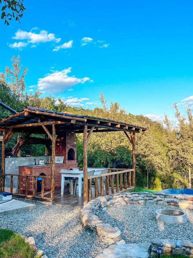 Elysian Fields - The Island Tiny House Bed and Breakfast Sadu Exteriör bild