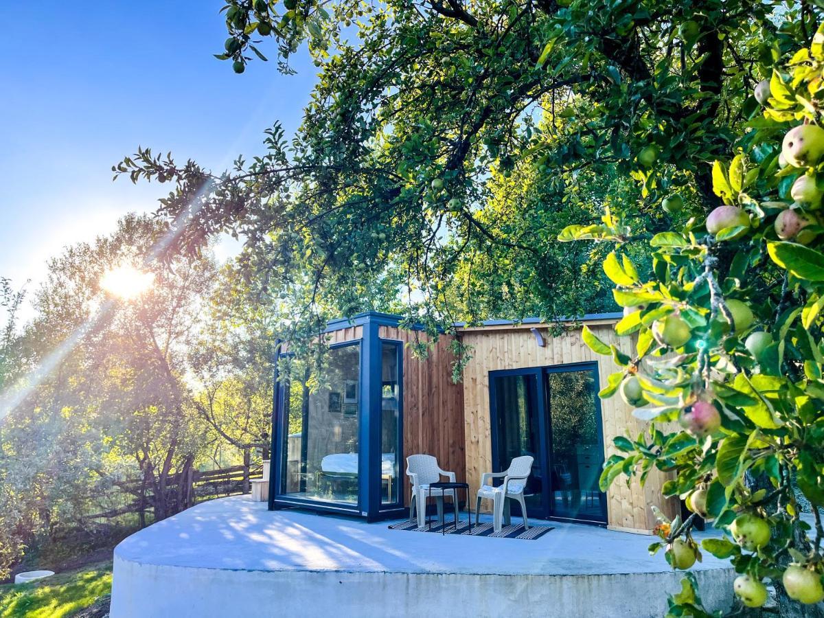 Elysian Fields - The Island Tiny House Bed and Breakfast Sadu Exteriör bild