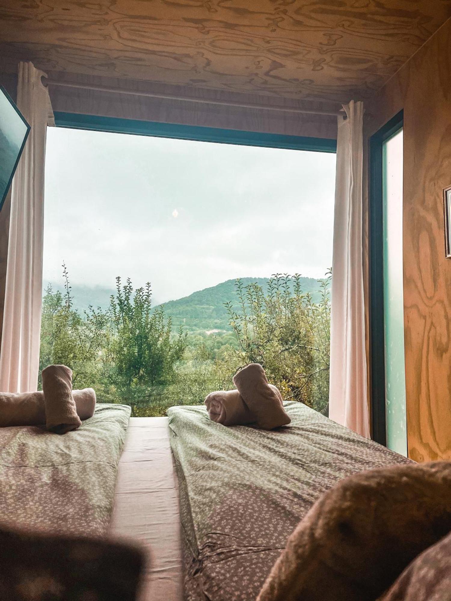 Elysian Fields - The Island Tiny House Bed and Breakfast Sadu Exteriör bild