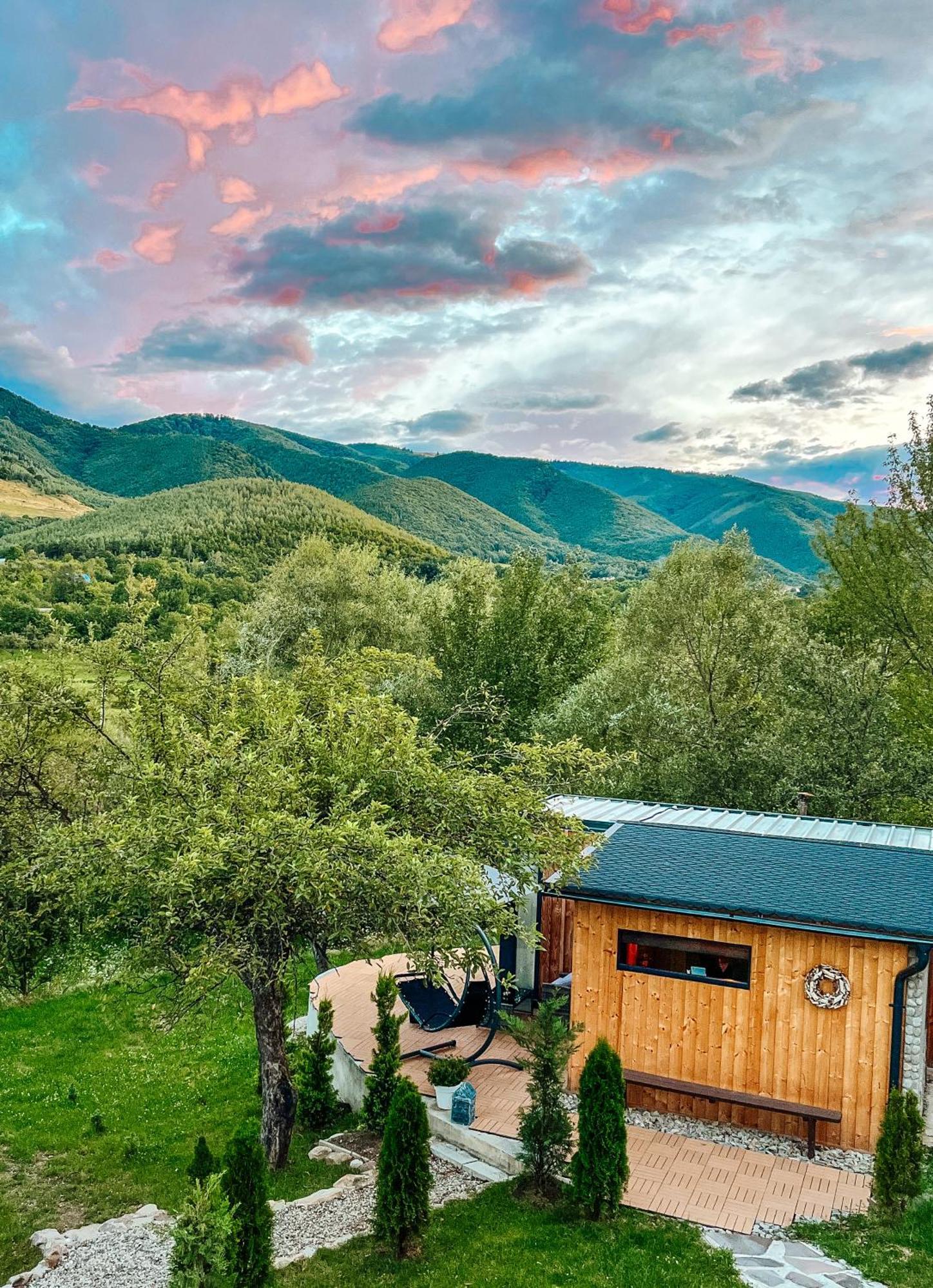 Elysian Fields - The Island Tiny House Bed and Breakfast Sadu Exteriör bild